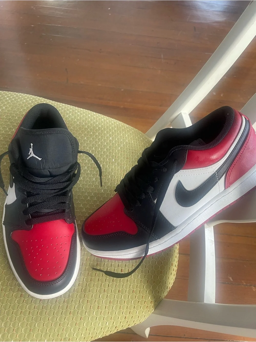 Nike Low-Top Sneakers - Black/Red/White